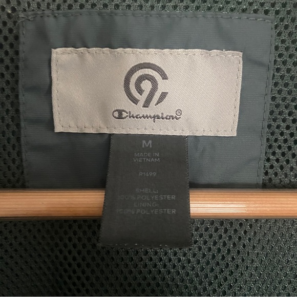 Champion khaki green rain jacket with hood size Medium - Picture 3 of 3